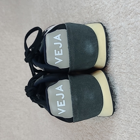 VEJA‘RIO BRANCO’ LOW TOP LACE UP SNEAKERS Mens 11 - Picture 3 of 8